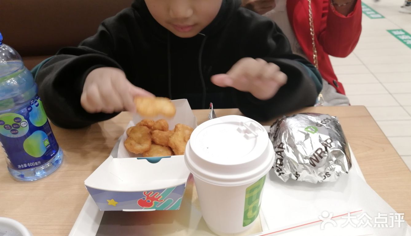 孩子每天惺惺念念的德克士今天终于来了，外卖总是没有到