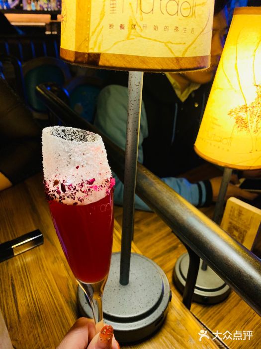 胡桃里音乐酒馆(大兴店)红唇鸡尾酒图片
