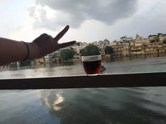 -Lake Shore Hotel & Restaurant