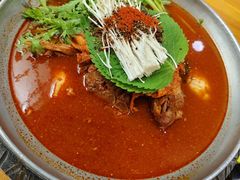 土豆排骨火锅（辣）-喇喇排骨火锅·传统韩式脊骨汤(望京西园总店)