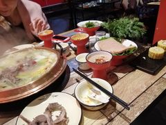 -虾弄弄海派小龙虾·牛羊蝎子火锅