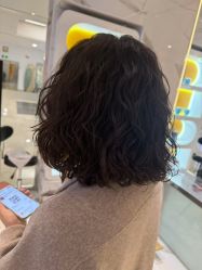 -罗亚帝造型·烫发染发