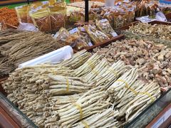 -沃尔玛(前山店)