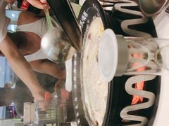 -洪氏嗨捞·广东猪肚鸡·椰子鸡火锅(西咸万象城店)