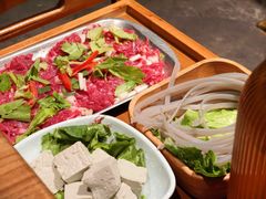 -野山舂·贵州现舂酸汤火锅(鸿通城店)