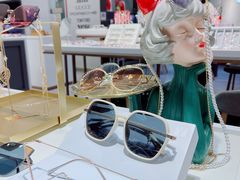 -宏宇眼镜蔡司依视路折扣店(兆佳眼镜城店)