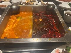 -百年川椒重庆老火锅(光谷店)
