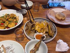 -头上红煨盐鸡·非遗院子餐厅