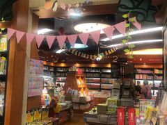 -西西弗书店&矢量咖啡(壹方购物中心店)