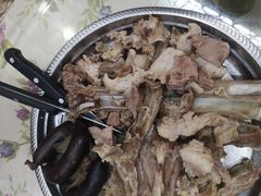 -玛拉沁艾力手把肉蒙餐