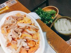 -尚尚仙·酸汤猪手·猪肚鸡火锅(华联万柳购物中心店)