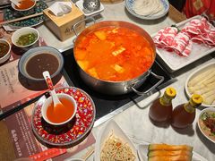 -尚尚仙·酸汤猪手·猪肚鸡火锅(华联万柳购物中心店)