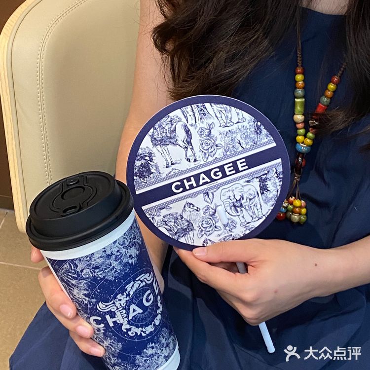客村新开的‼️霸王茶姬...好多小礼物‼