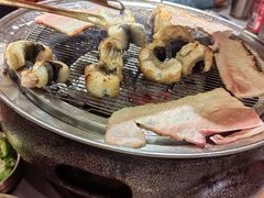 -围炉肉舍•炭烤活鳗•丹东海鲜烤肉(步行街店)