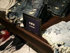 -Hollister(天环广场店)