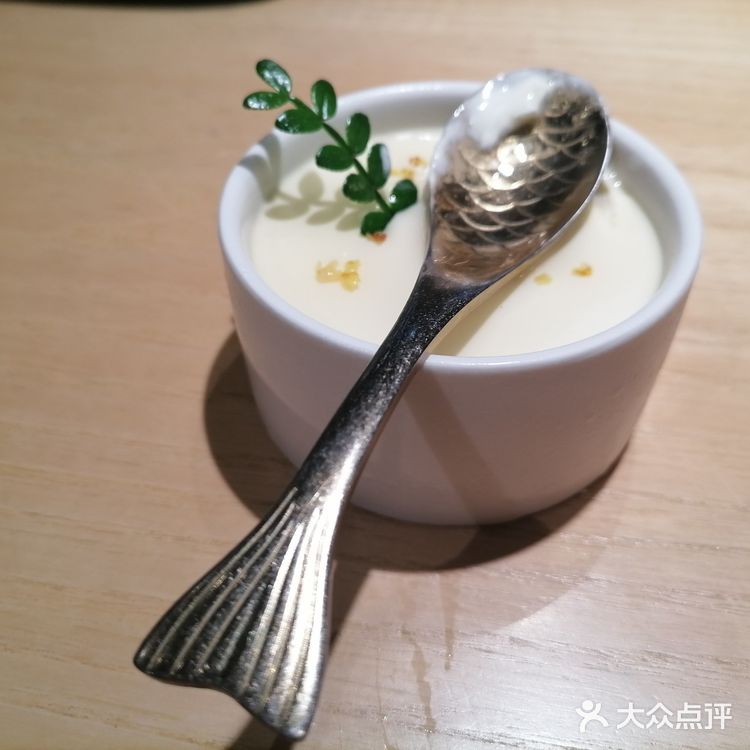 秋意浓，桂花雨，龙泉山下味美山城