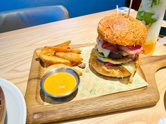 双蛋指椒牛肉汉堡-魏客咖啡(中铁中心店)