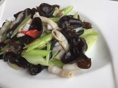 -鑫悦楼煎蟹·16年海鲜大排档