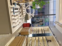 -视野联行眼镜·蔡司·尼康·豪雅·依视路(青浦宝龙店)
