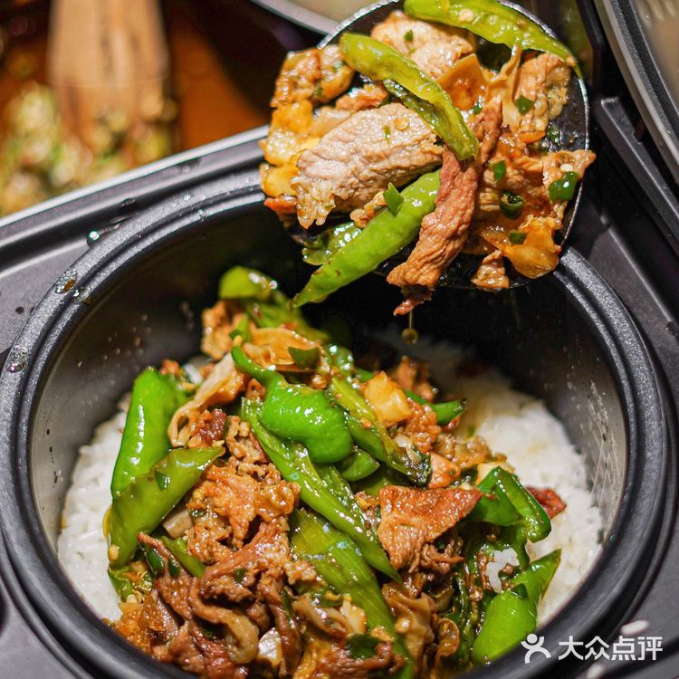 排队也值得吃的费大厨｜辣椒🌶️炒肉绝了！