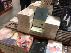 -西西弗书店&矢量咖啡(凯德晶萃广场店)