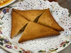 咖喱吞拿鱼角-喜莲咖啡