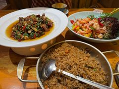 牛肝菌炒饭-老滇山寨•云南特色菜•地方菜•民族风情歌舞表演(金碧店)
