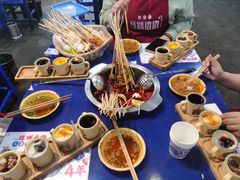 -马路边边串串香(苗栗路店)