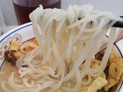 -弘束束柳州深巷螺蛳粉(珠江路店)