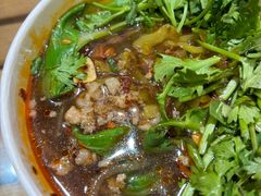 -郎吞虎咽酸辣粉(第一桥店)