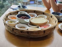 -包整·丝娃娃(一览甲秀楼风景店)