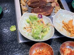 -臻牛烤肉