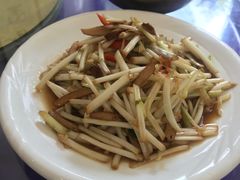 炒白芹-秋香鱼馆(世凹桃园店)