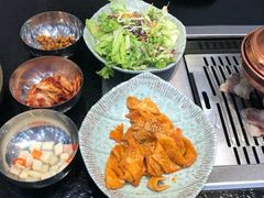 -臻牛烤肉