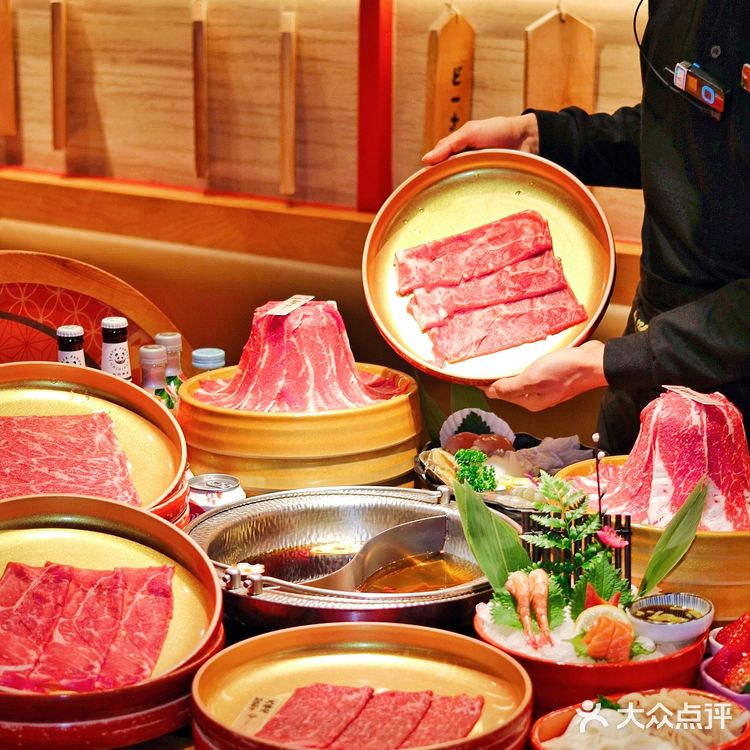 冬天就是要来吃热气腾腾的寿喜锅!