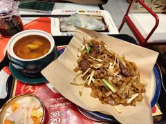 传统干炒牛河-赵财记·肠粉·煲仔饭(九龙城店)