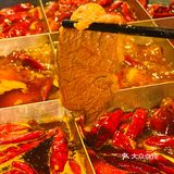 胡財贵重庆火锅,带你领略地道市井味。