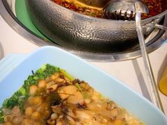秘制招牌牛蛙锅-蛙两只美蛙鱼头火锅(恒茂店)