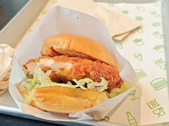 香辣鸡肉堡-Shake Shack(浦东嘉里城店)