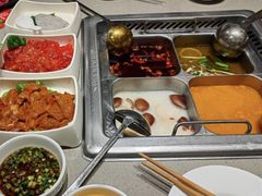 -海底捞火锅鲜切牛肉主题店(长寿路店)