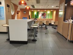 大堂-麦当劳(北京南站店)