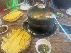 -鲁朗纳麦石锅鸡庄园