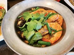 -Chom Cafe and Restaurant