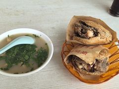 -洪峰浩老北京烧饼夹肉(角门路店)