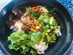 -桥香园过桥米线(国贸店)
