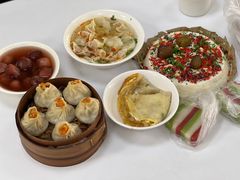 顶黄加蟹小笼包-常州糕团店(北大街新世纪商城店)