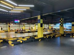 -极限PLAY运动娱乐新世界·团建派对潮玩休闲馆·室内蹦极高空游乐园