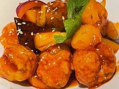 椰果菠萝咕噜肉-闻见中国海南菜(K11店)