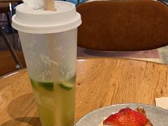 椰子草莓蛋糕-Wagas沃歌斯(长宁龙之梦店)