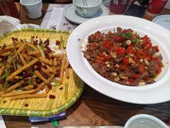 -黄泥岗·地道湖北菜(奥特莱斯店)